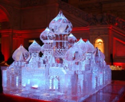 russian palace 7 ice carving.JPG