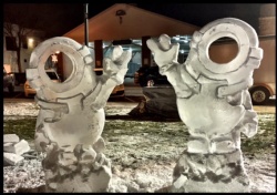 Plymouth ice carving 6.JPG