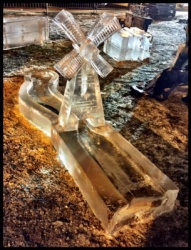 Plymouth ice carving 10.JPG