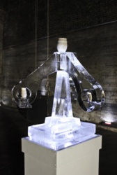 z fragile ice carving 16.JPG