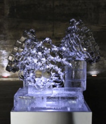 z fragile ice carving 17.JPG