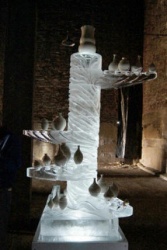 z fragile ice carving 25.JPG