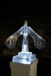z fragile ice carving 34.JPG