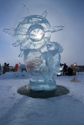 summer sunrise rooster ice carving 2.jpg