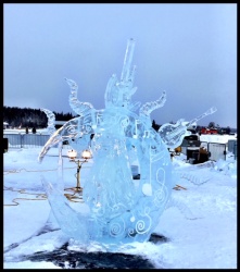 summer sunrise rooster ice carving 12.jpg