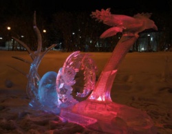 wolf eagle whale ice carving.JPG