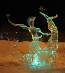 woman moon star ice carving.JPG