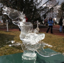 Greenbrier ice carving 11.JPG