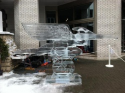 Bay Harbor ice carving 12.JPG