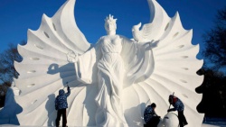 Harbin ice carving 2015 china 7.jpg