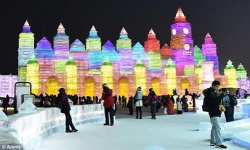 Harbin ice carving 2015 china 11.jpg